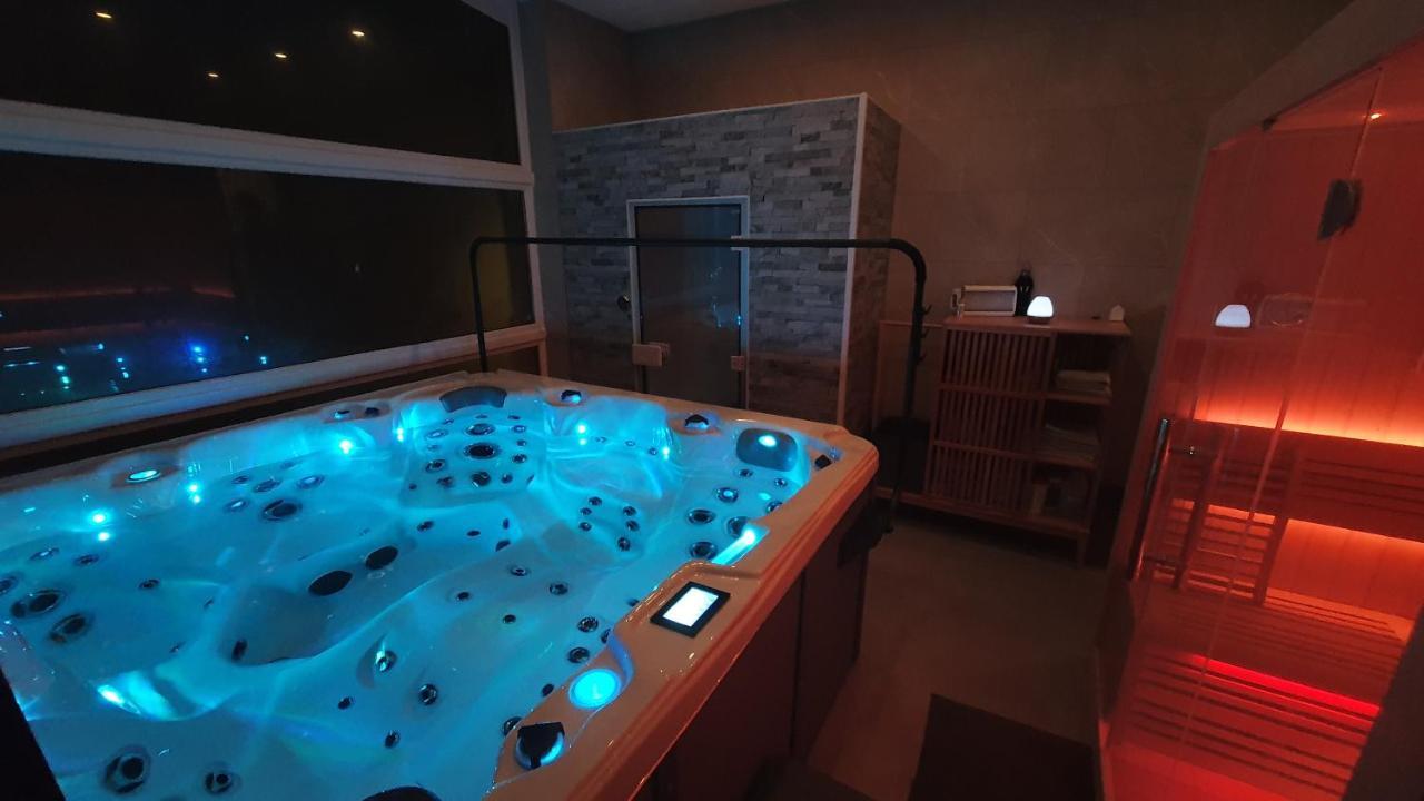 مبيت وإفطار دينانت Bed'N'Bulles - Wellness Privatif المظهر الخارجي الصورة